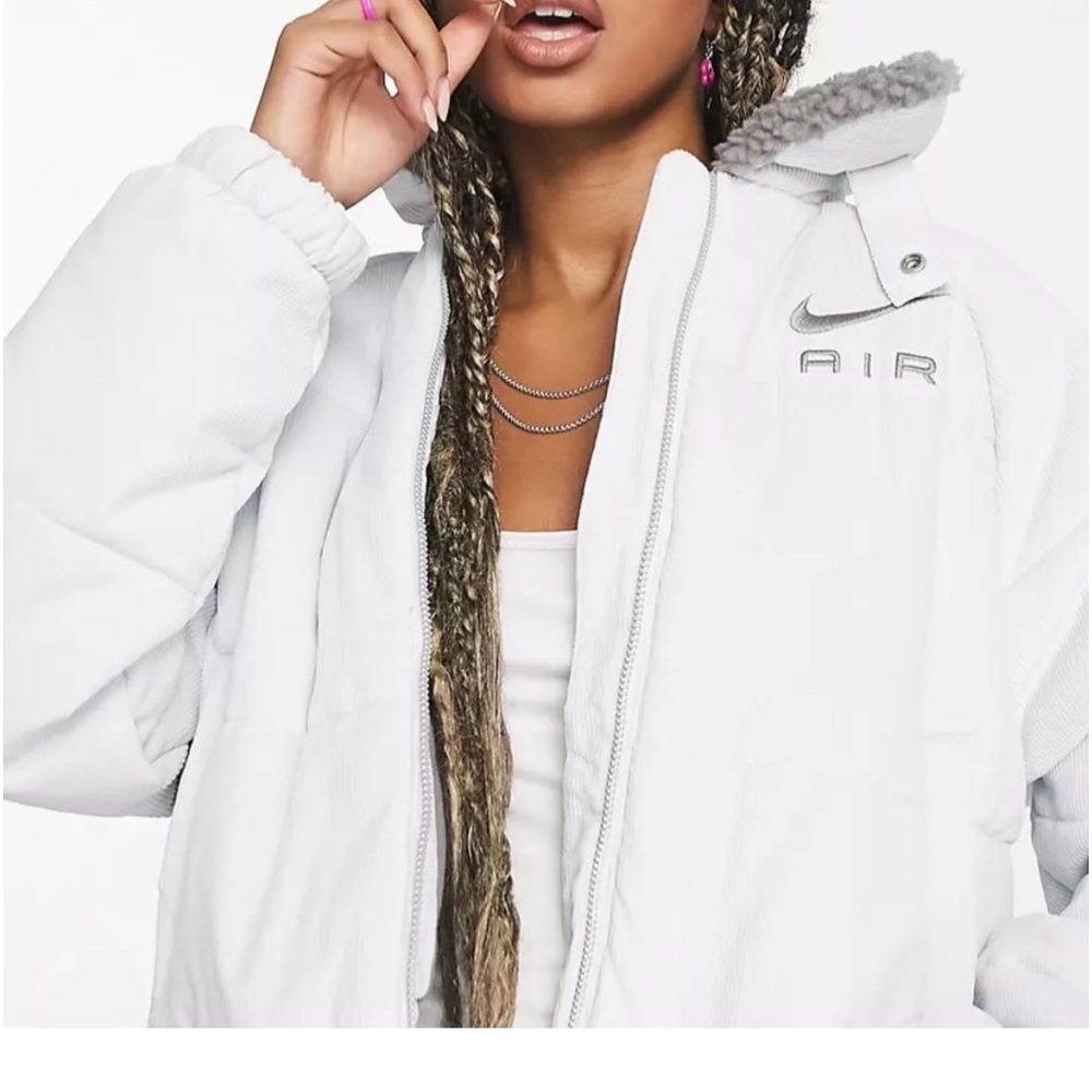 NWT Nike Womens Air Therma-Fit
Corduroy Winter Puffer Jacket
Light Gray L.